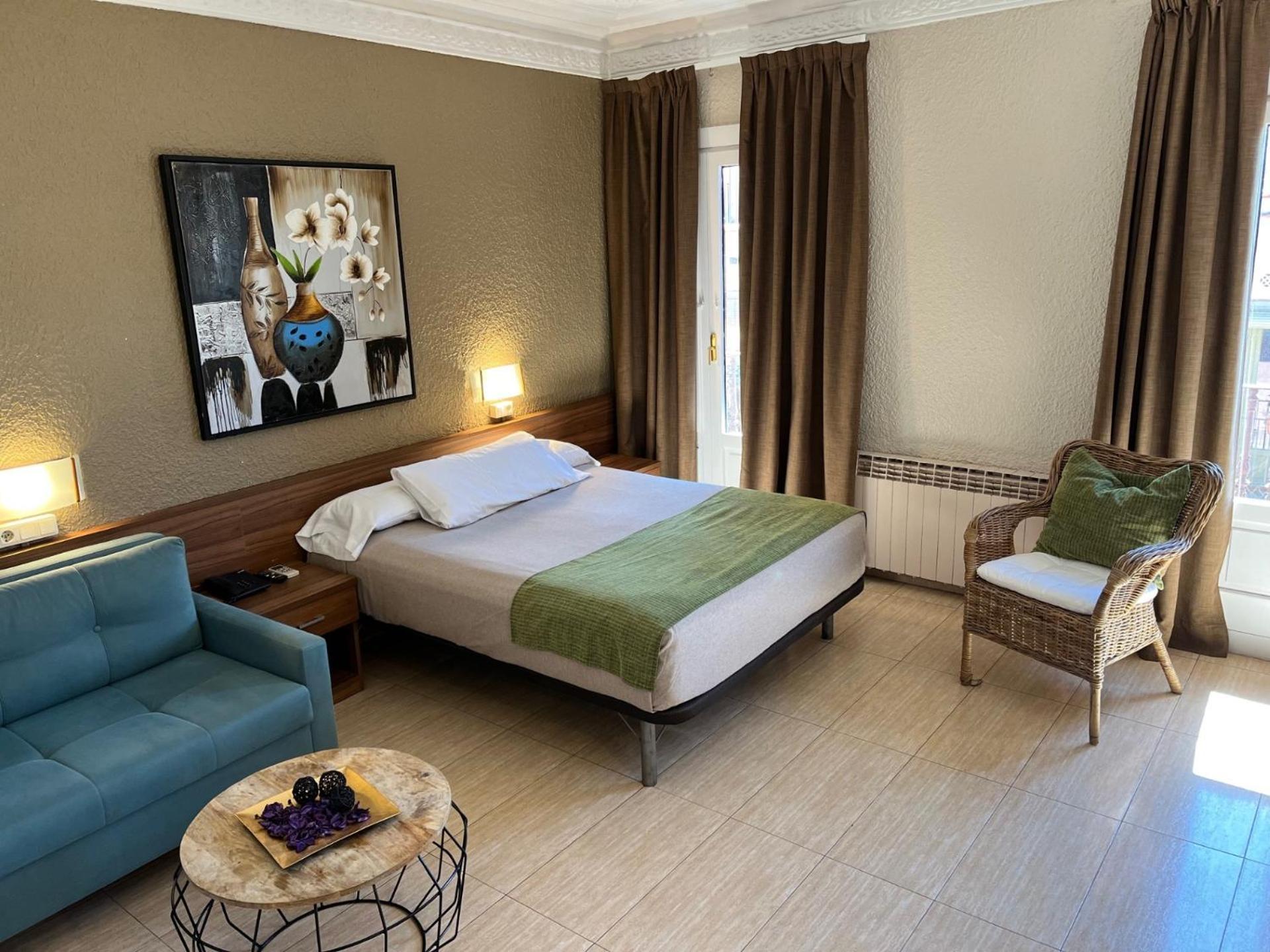 Hotel Aneto Барселона Екстериор снимка