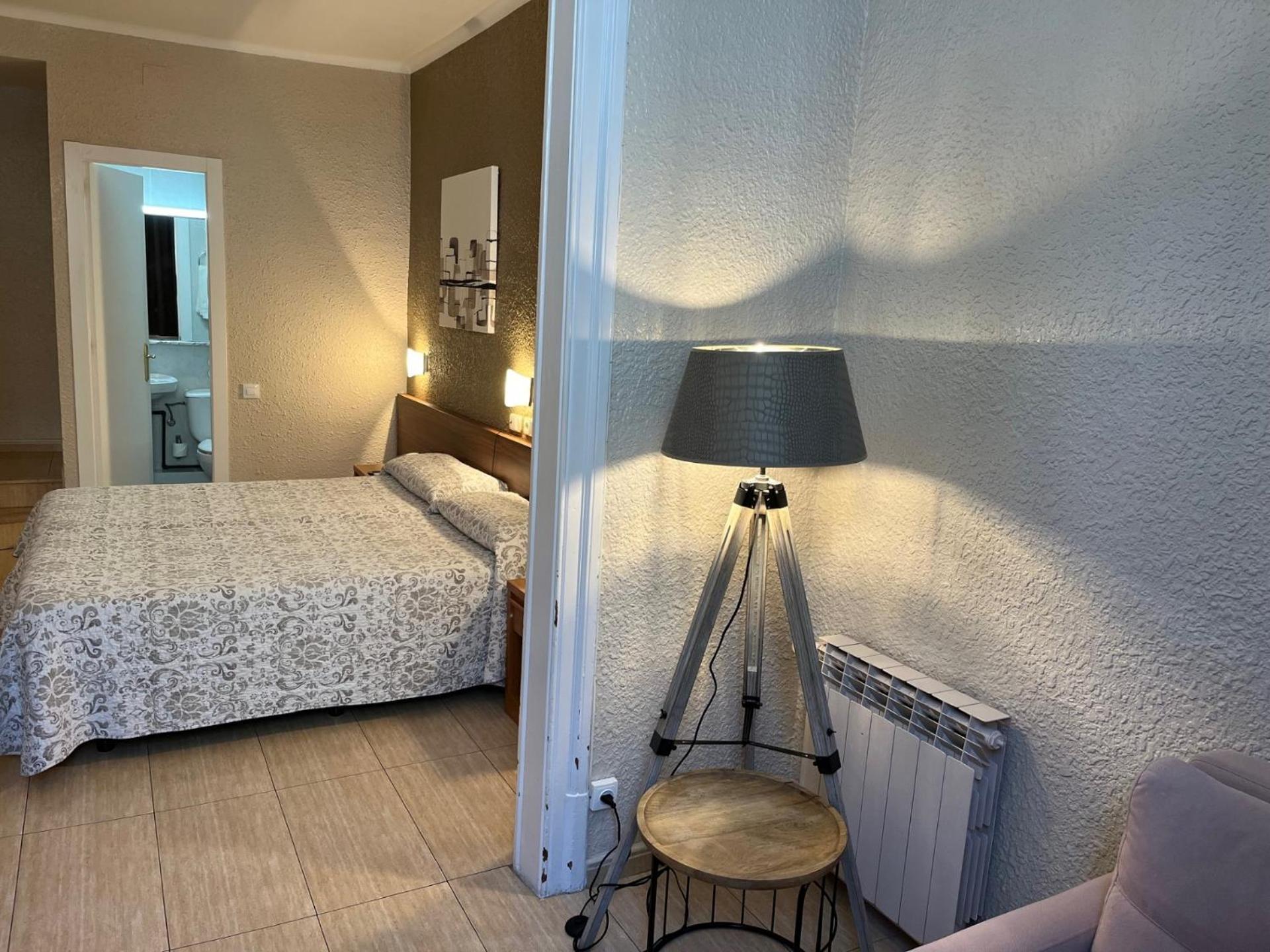 Hotel Aneto Барселона Екстериор снимка