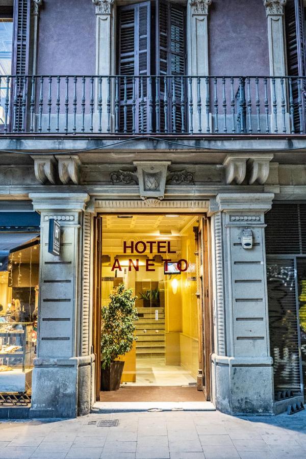Hotel Aneto Барселона Екстериор снимка